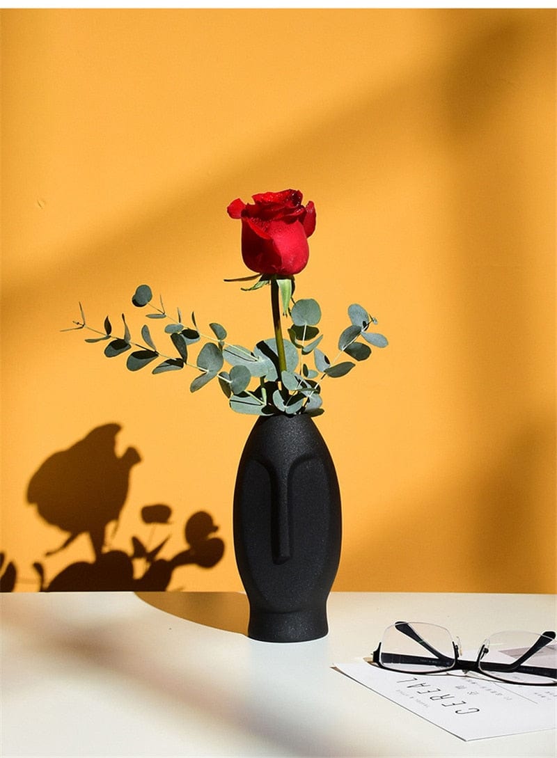 Vase en Céramique "Visage Archaïque"