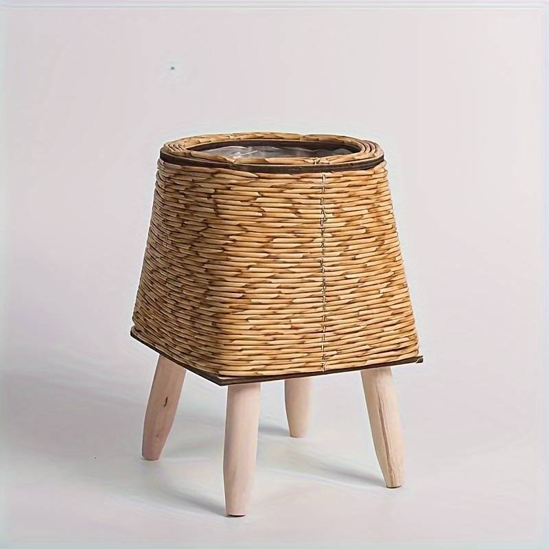 Pot de Fleur sur Pied en Rotin