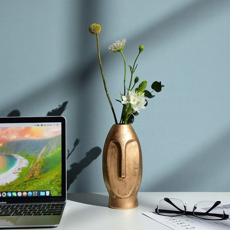 Vase en Céramique "Visage Archaïque"